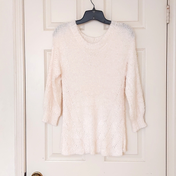 NWOT. Handmade by me. Woman's Fluffy, soft and lightweight sweater with pattern. - Picture 7 of 8